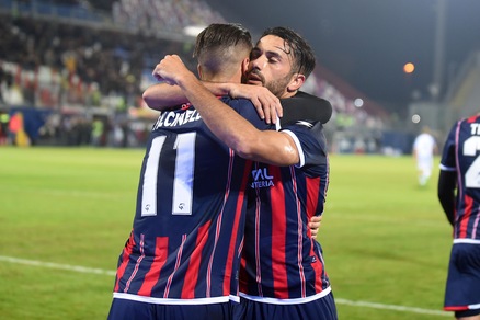 Serie A, Crotone-Pescara 2-1: Ferrari da tre punti, Oddo scavalcato