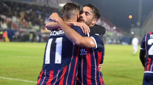 Serie A, Crotone-Pescara 2-1: Ferrari da tre punti, Oddo scavalcato