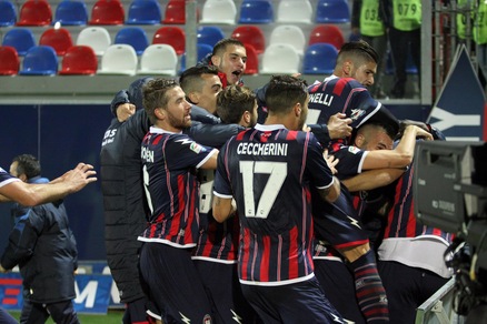 Serie A, Crotone-Pescara 2-1: Ferrari gol, Oddo ko