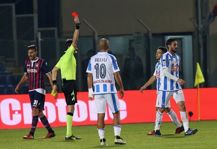 Pescara, i tifosi contestano la squadra: «Vergognatevi»