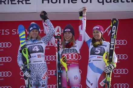 Sci, la Shiffrin vola nello slalom speciale, indietro le italiane