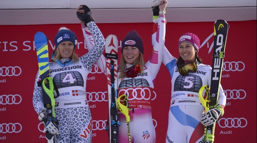 Sci, la Shiffrin vola nello slalom speciale, indietro le italiane