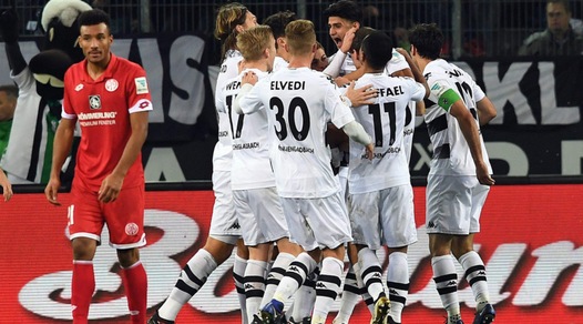 Mönchengladbach, vittoria scaccia crisi. Leverkusen, Kiessling stende lo Schalke04