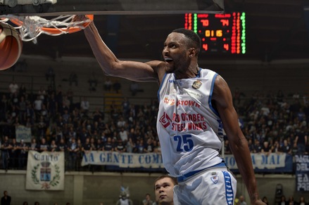 Basket Serie A, Darden beffa Avellino