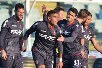 Serie A, il Bologna travolge il Pescara: 3-0 all'Adriatico