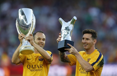 Barcellona, Bartomeu blinda Messi e Iniesta: «Spero possano chiudere qui la carriera»