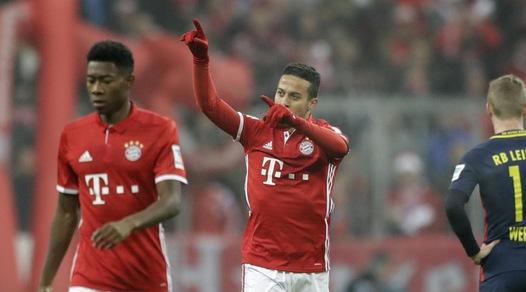 Bayern Monaco-Lipsia 3-0, Ancelotti torna in vetta