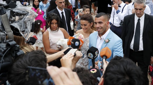 Tevez dice sì a Vanesa: ecco le nozze!