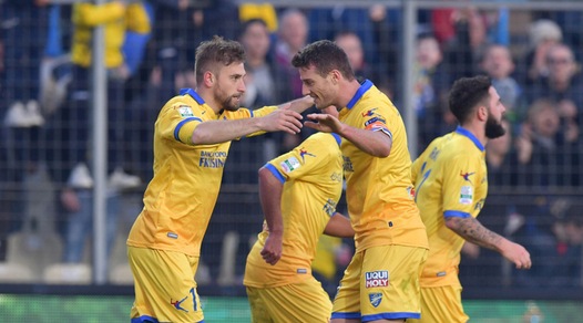 Frosinone all'ultimo tuffo: aggancio al Verona capolista