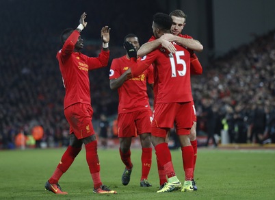 Premier League, il Liverpool tiene il passo: 4-1 allo Stoke
