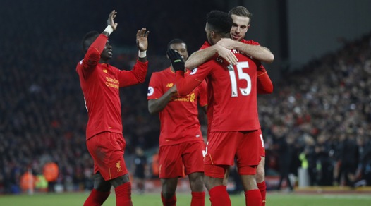 Premier League, il Liverpool tiene il passo: 4-1 allo Stoke
