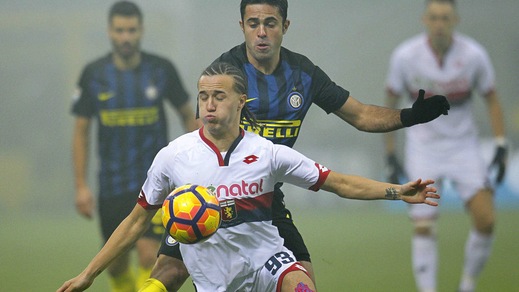 Fiorentina, per il centrocampo spunta il nome di Laxalt