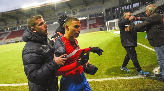 Dopo la rissa con gli ultras Larsson jr lascia la Svezia ed emigra in Olanda