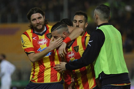 Lecce e Cremonese su un terzino del Siena