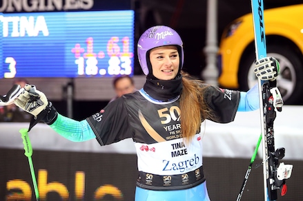 Tina Maze saluta lo sci sulla sua pista di Maribor