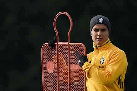 In Spagna: «Dybala come Pogba, rinnovo e poi cessione»