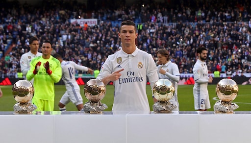 Cristiano Ronaldo, la sfilata dei 4 Palloni d'Oro