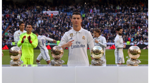 Cristiano Ronaldo, la sfilata dei 4 Palloni d'Oro