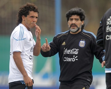 Maradona assolve Tevez: «Avrei fatto lo stesso»