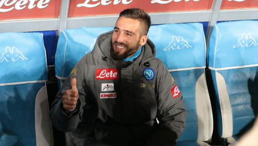 Napoli, ecco Pavoletti: il saluto al San Paolo