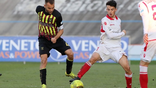 Arezzo, per il centrocampo preso Cenetti dal Bassano a titolo definitivo
