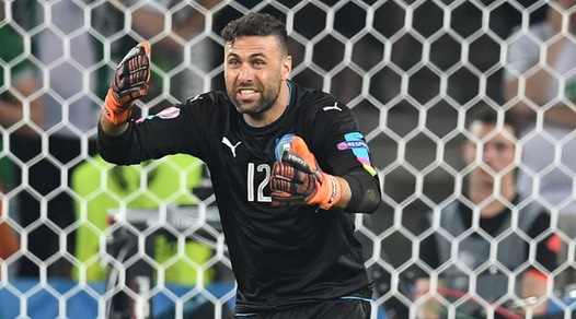 Il Nizza vuole Sirigu, lui ci sta pensando: i dettagli