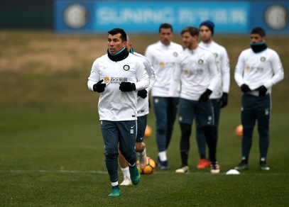 Inter: Medel torna ad allenarsi in gruppo ad Appiano