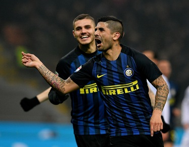 Dalla Spagna: «Oltre a Jovetic Sampaoli ha chiesto anche Banega a zero euro»