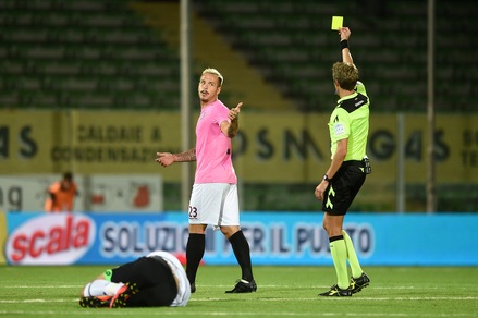 Arezzo, il difensore Sirri a titolo definitivo al Catanzaro