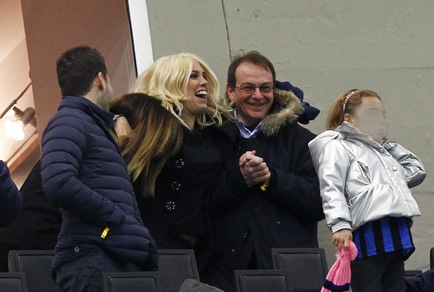 Wanda Nara esulta in tribuna al gol di Icardi