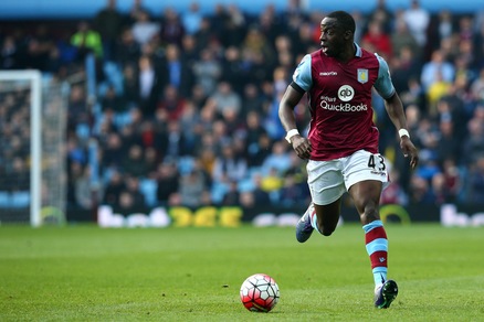 Olympiakos, in arrivo dall'Aston Villa c'è Cissokho