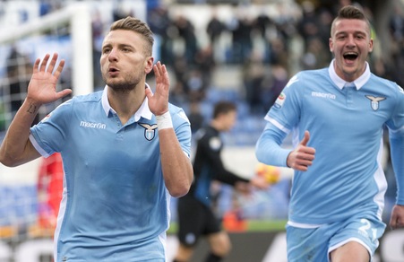 La Lazio supera in rimonta l'Atalanta e continua a sognare