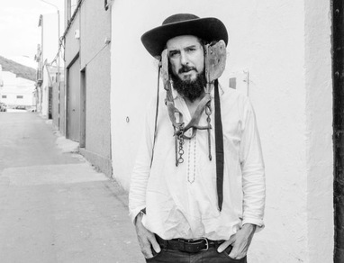 “Scorza di mulo”, online il nuovo video di Vinicio Capossela