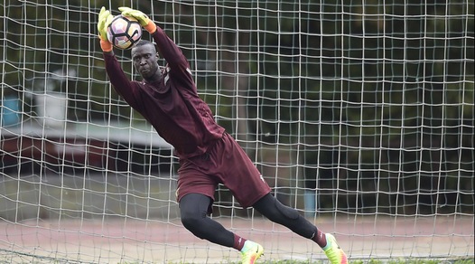 Calciomercato, il Torino ufficializza i prestiti di Gomis e Diop