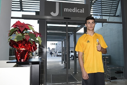 Orsolini a Torino per le visite mediche con la Juventus