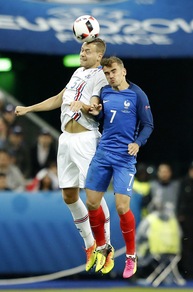 Nella Liga non si ferma il calciomercato: il Granada annuncia l'islandese Ingason