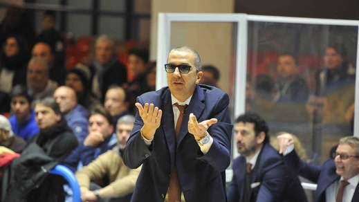 Basket Serie A, De Raffaele teme Cantù