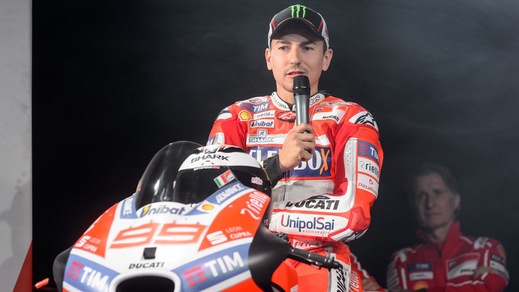 MotoGp, Lorenzo: «Non mi interessa il paragone con Rossi»