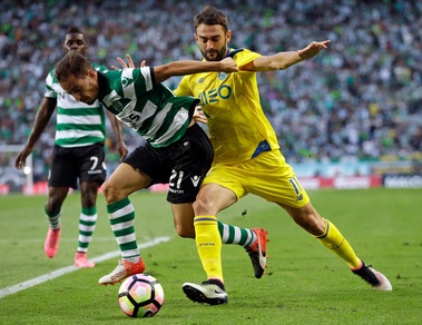 Squillo del Villareal sul calciomercato: l'attaccante Adrian Lopez torna in prestito dal Porto