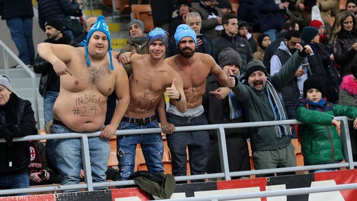 Milan-Napoli, che spettacolo i tifosi a San Siro!