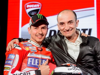 MotoGP, Domenicali: «In Ducati Lorenzo può vincere più di Stoner»