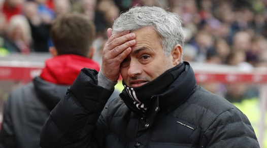 Mourinho sostituisce i raccattapalle: erano troppo lenti