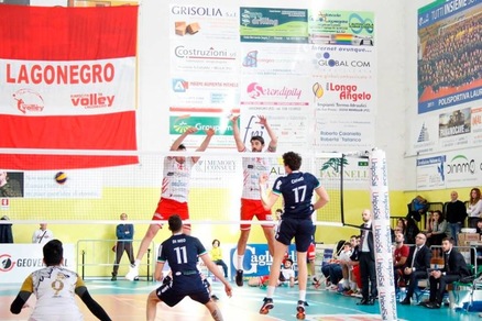 Volley: A2 Maschile Girone Bianco, Lagonegro vince la sfida salvezza