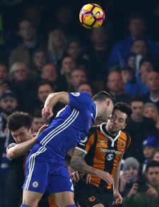 Premier League, che spavento per Mason: botta in testa durante Chelsea-Hull