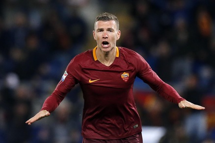 Roma: Dzeko, caccia aperta a Totti e Batistuta