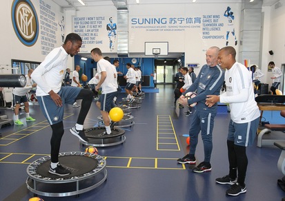 Inter, l'allenamento ad Appiano è sul tappeto elastico