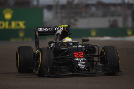 F1, McLaren supera crash test della FIA