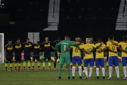Il Brasile batte la Colombia in memoria della Chapecoense