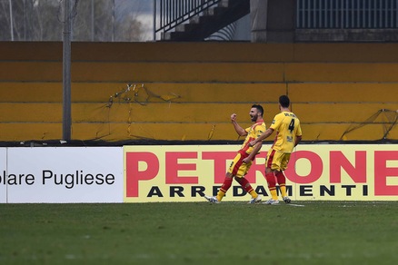 Serie B, il Benevento stende il Carpi: 3-0 al Vigorito