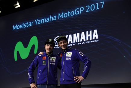 MotoGp, Yamaha: Rossi e Vinales, show a Manila